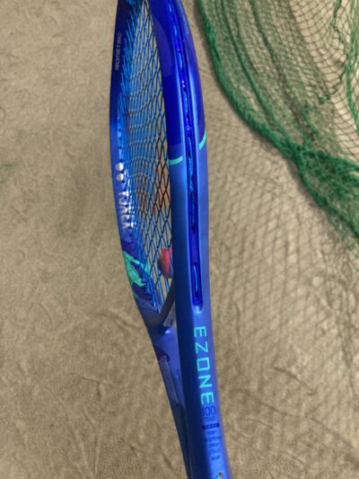 Yonex EZone 100+ (2025)